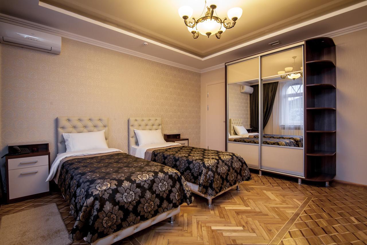 Stil 3 Hotel Chişinău Extérieur photo
